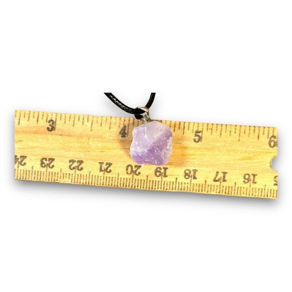 Natural Amethyst Quartz Necklace Pendant Raw Spiritual Balance Calming NWOT - Picture 10 of 11